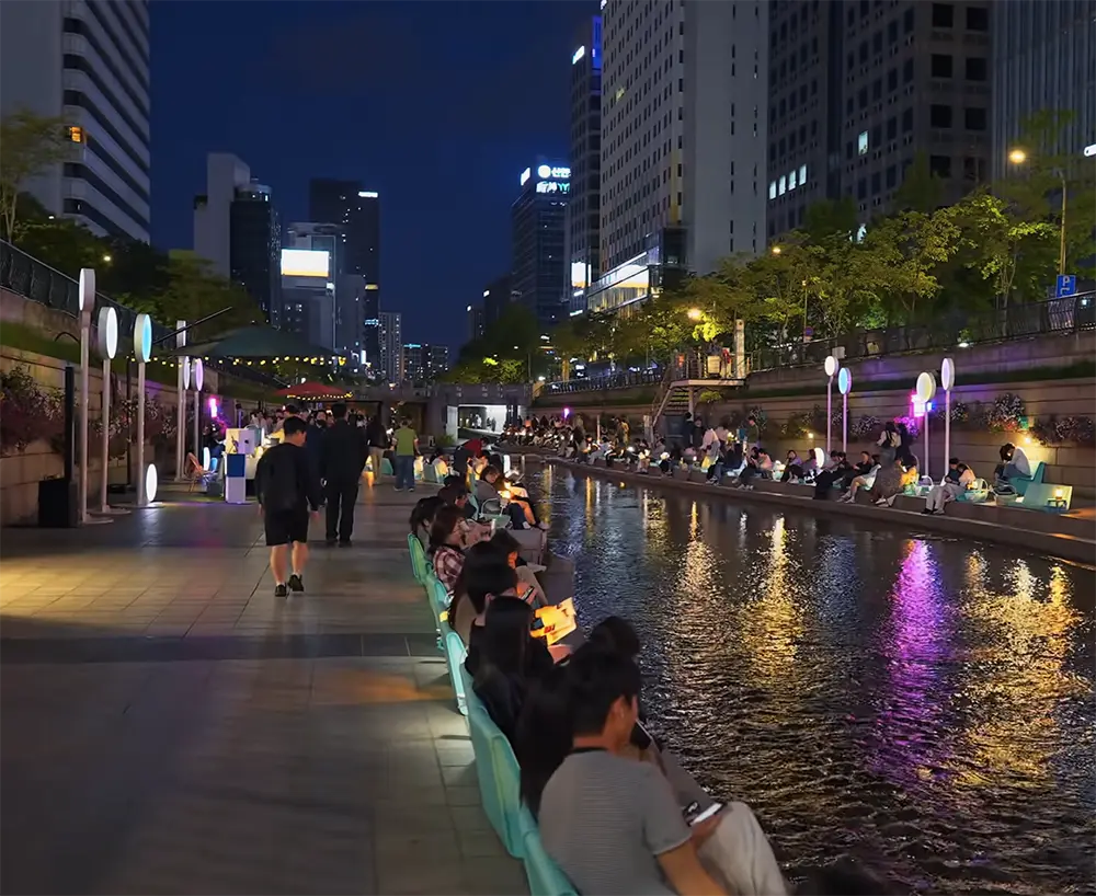 Cheonggyecheon at Night